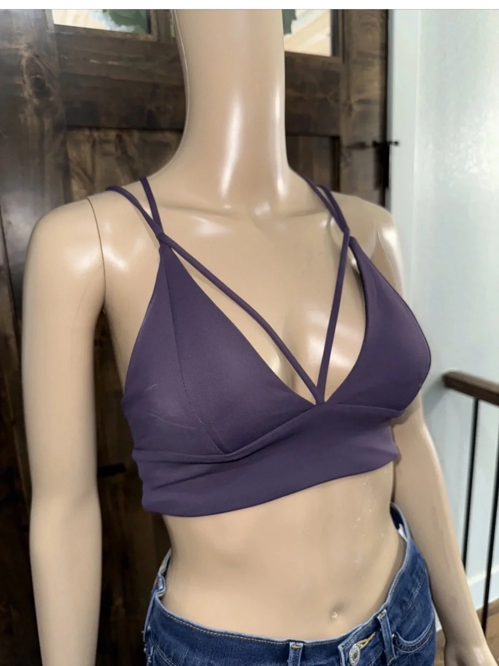 lululemon athletica Double-Strap V-Neck Sports Bra Size 4 in Lavender- 006